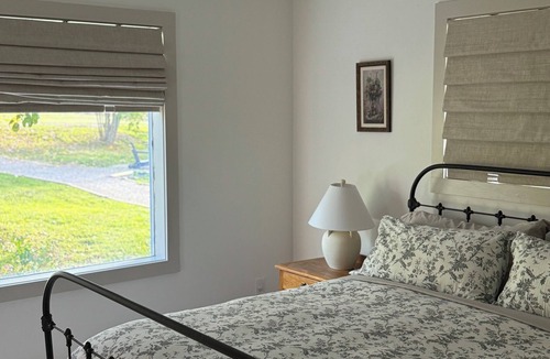 Canoe House | Mirabelle Farm - Acreage/Lake View/Pool/Hot Tub