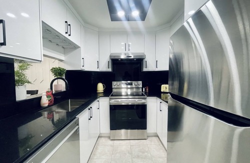 Downtown Vancouver Condo | Modern 1BD condo in the heart of downtown