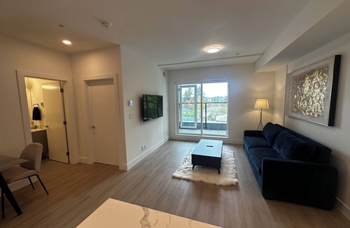 View Royal Condo | Modern 1BR Suite at The Royale w/Deck & Parking