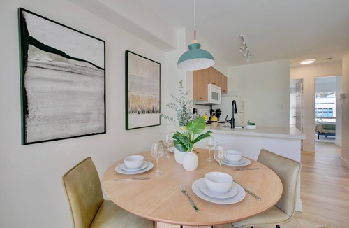 Downtown Vancouver Apartment | Modern 2-Bed, 2-Bath Urban Oasis in Downtown Vancouver