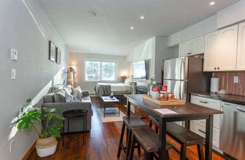 Whistler Creekside Condo | Modern 2 Studio lock-off w/free parking & 5 min walk to the gondola and/or lake