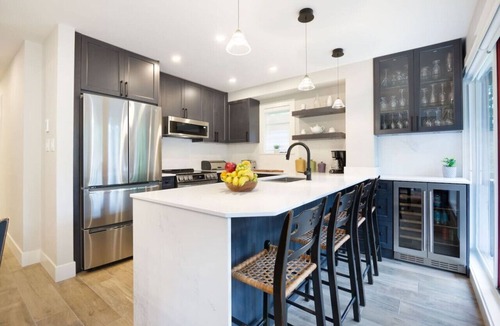 Blackcomb Villa | Modern 2BR/2BA Townhouse: HotTub & Pvt Garage!