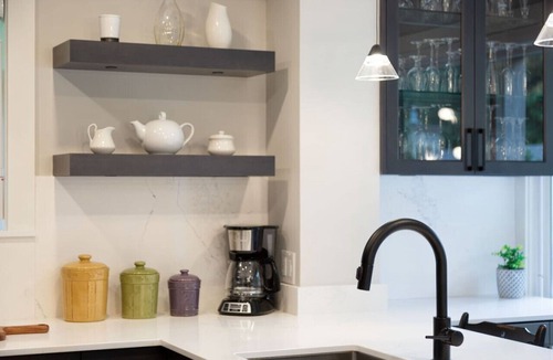 Blackcomb Villa | Modern 2BR/2BA Townhouse: HotTub & Pvt Garage!