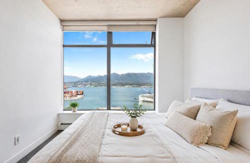 Gastown Apartment | Modern 2BR in Vancouver's Most Iconic Building Walk to Skytrain and Seawall