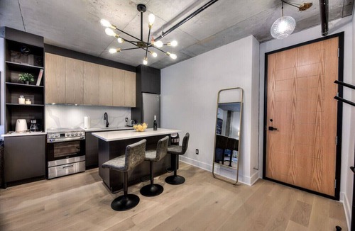 Old Montreal Apartment | Modern 2BR Suite Old Montreal B3