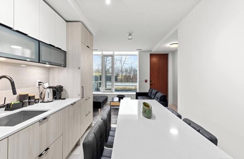 Corktown Apartment | Modern 3BR/2.5BT Home right by Distillery District