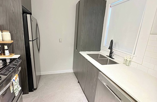 Halifax Apartment | Modern 3BR Near Long Lake Minutes to Downtown