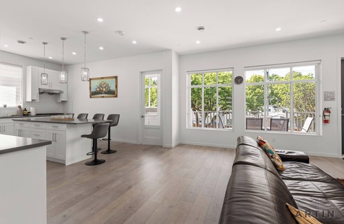 East Side House | Modern 6BR Home - Ideal for Quiet Family Holidays