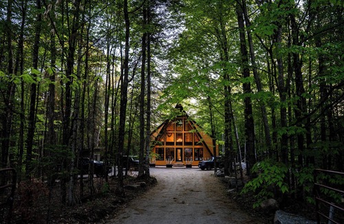 Haliburton Ski Chalet | Modern A-Frame Retreat -Sauna, Hot Tub, Haliburton