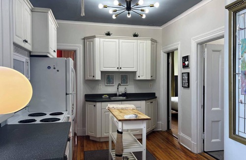 South End Apartment | Modern Amenities, Historic Charm, 4-Bdrm Retreat