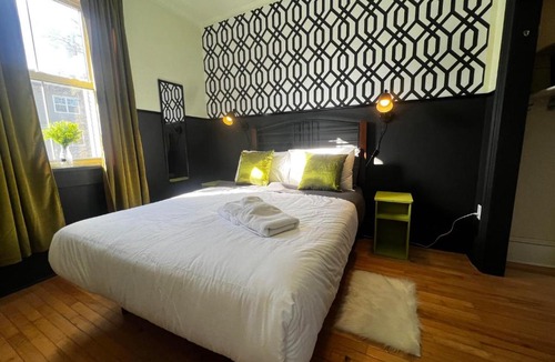 South End Apartment | Modern Amenities Historic Charm 4-Bdrm Retreat, Unit #1