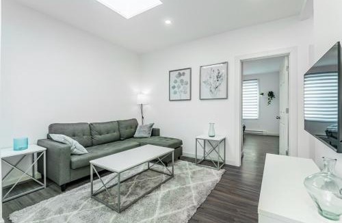 La Petite-Patrie Apartment | Modern and Spacious 3 Bedroom Condo