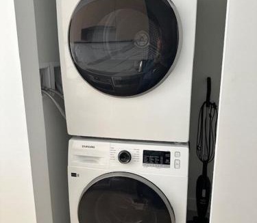 Surrey Apartment | Modern apartment, free parking in King George Hub
