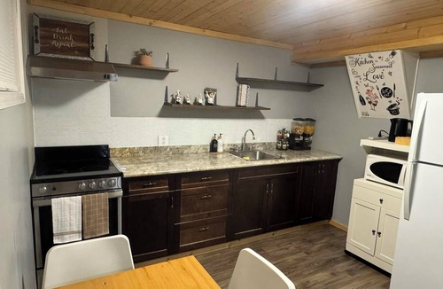 Yellowknife House | Modern Basement Suite at the heart of Downtown