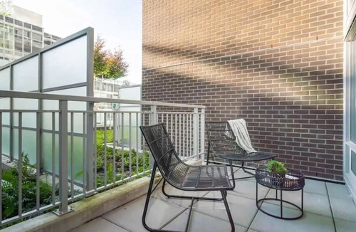 Killarney Apartment | Modern, central Vancouver suite.