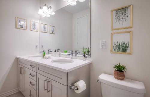 Pickering House | Modern Comforts and Spacious Living 4B/3.5 Bath