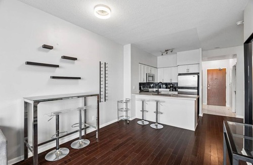 Fort York Apartment | Modern Condo Near Waterfront Trails - FREE Parking