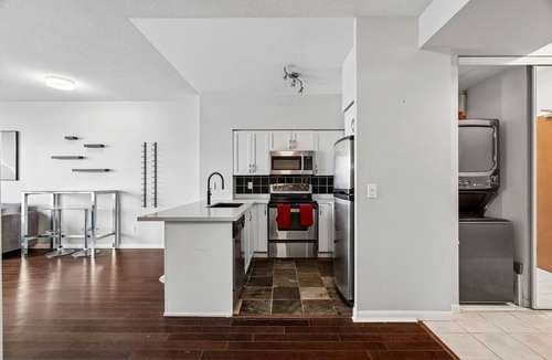 Fort York Apartment | Modern Condo Near Waterfront Trails - FREE Parking