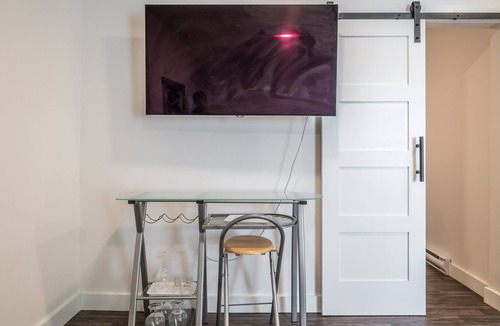 Bedford Apartment | Modern Contemporary 2 Bedroom Suite