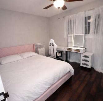 Saskatoon Apartment | Modern Cozy Townhouse Near Everything