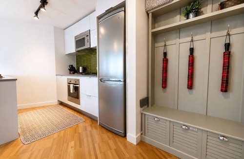 Gastown Apartment | Modern Downtown Home Flexible Accommodation
