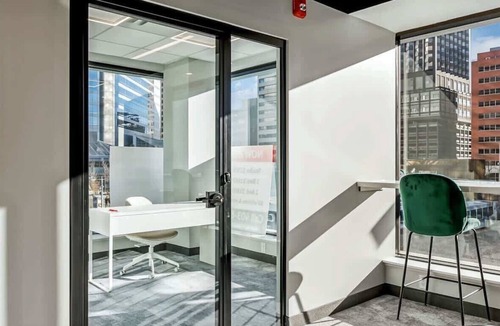 Mount Pleasant Apartment | Modern DT Retreat | Gym, Sauna & Pool Table