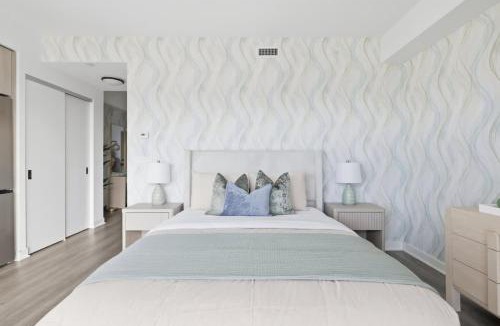 The Queensway Apartment | Modern Etobicoke Studio Sleek Queensway Retreat