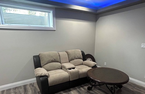 Southwest Edmonton House | MODERN FURNISHED BASEMENT with all the amenities you’ll need within 5 minutes