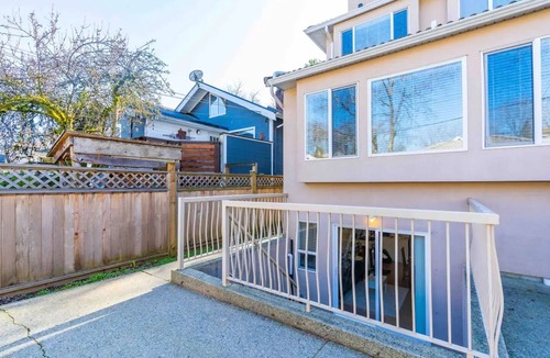 Kitsilano House | Modern Guest Suite in Kitsilano