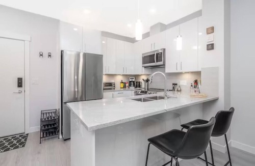 Mission Apartment | Modern Lush Living