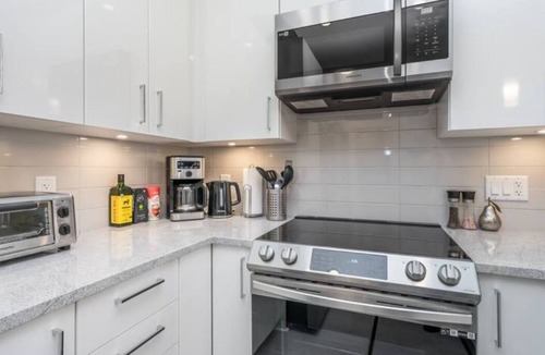 Mission Apartment | Modern Lush Living