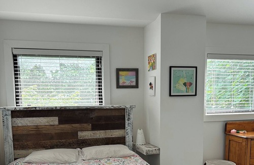 Brackendale House | Modern Mountain Getaway in Squamish BC