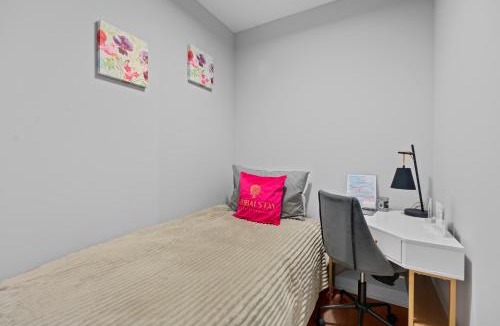 Yonge-Eglinton Apartment | Modern New 1 Bedroom & Den Condo with Balcony Dunfield Ave