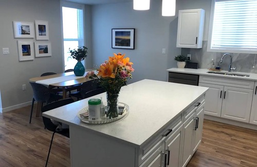 Okanagan-Similkameen House | Modern, New 3 bedroom Oasis