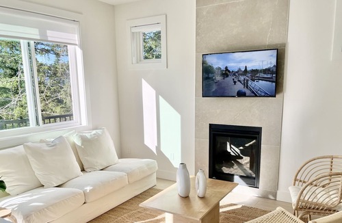 Langford House | Modern New Designer Home, Amazing Valley Views
