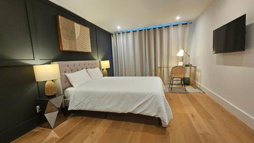 Bathurst Manor Apartment | Modern & private apartement near Roger Stadium