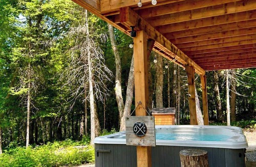 Amherst House | Modern Retreat in Forest with Hot Tub