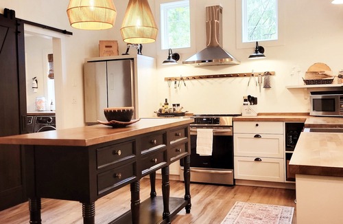 North Saanich Cottage | Modern Scandinavian Cottage near Sidney