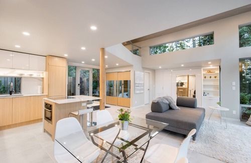 Halfmoon Bay Apartment | Modern Shipping Container Studio with Ocean Views