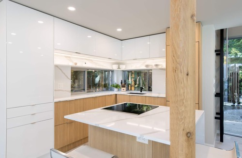 Halfmoon Bay Apartment | Modern Shipping Container Studio with Ocean Views