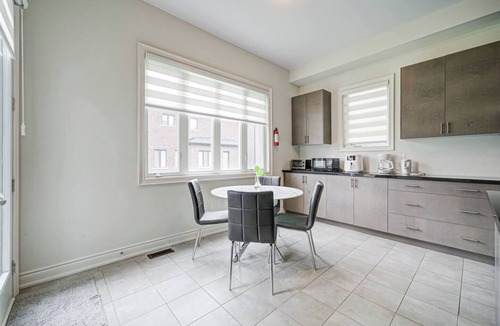 Richmond Hill House | Modern Spacious Luxury detached-House new in RH