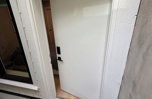 Sunset Apartment | Modern studio in Vancouver with private bathroom, 15mn from downtown and airport