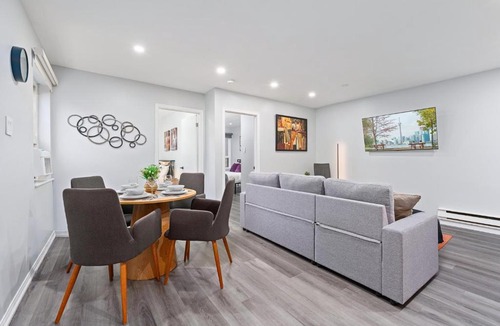 Dufferin Grove Hotel | Modern Suite Near Dufferin Grove Transit Line