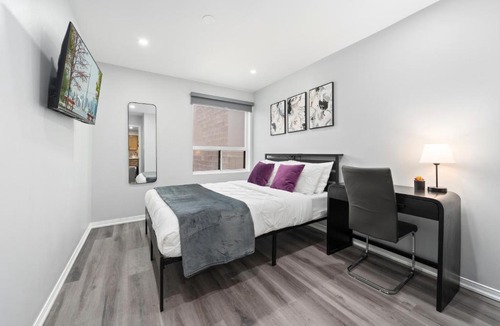 Dufferin Grove Hotel | Modern Suite Near Dufferin Grove Transit Line
