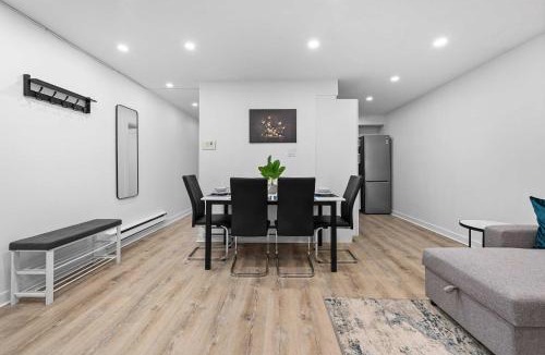 Dufferin Grove Hotel | Modern Suite Near Little Italy Walk to Transit