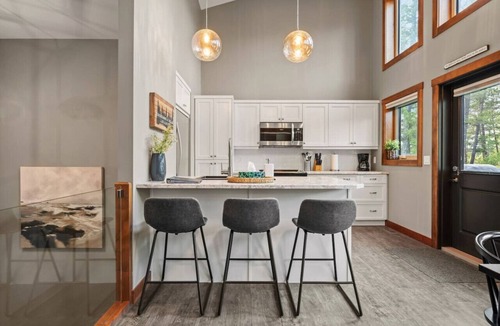 Windermere House | Modern Tides | Hot Tub | Beach Access | Fireplace