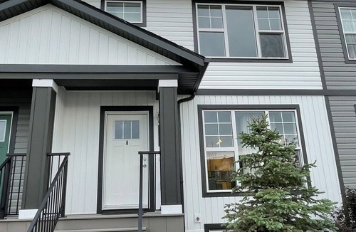 Sylvan Lake House | Modern Townhouse by the Lake