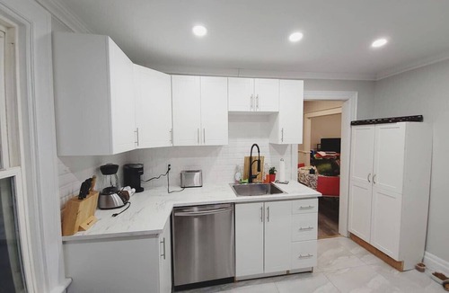 York - Haig House | Modern Two Bedroom Home near Niagara Falls!