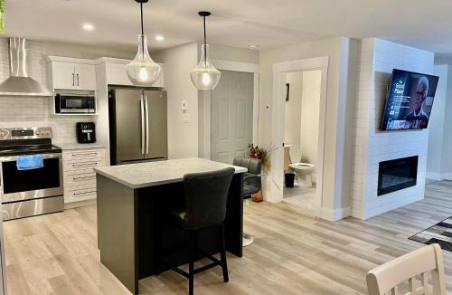 Dieppe Apartment | Modern Vac Home, private Hot tub, close to airport
