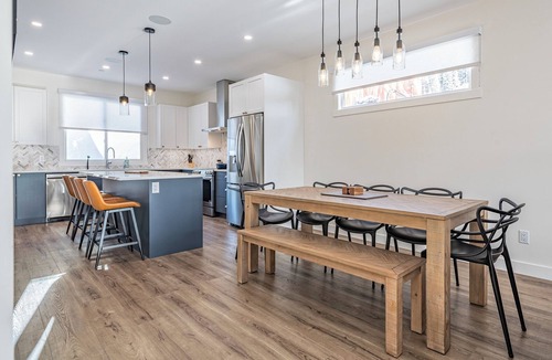 Silver Star Mountain House | Modern Whole Duplex - Sleeps 24! Both sides, 2 hot tubs, garages and A/C!